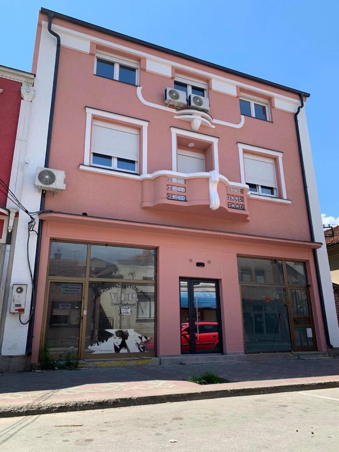 Pink House Apartments Jagodina Kültér fotó