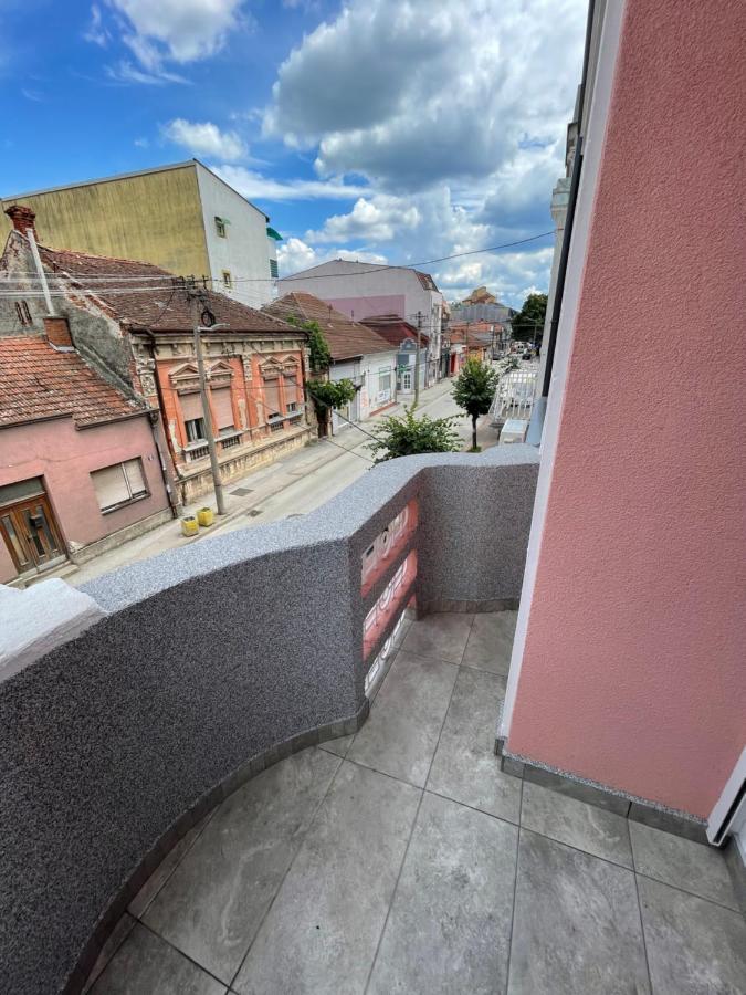 Pink House Apartments Jagodina Kültér fotó
