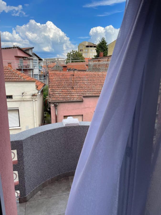 Pink House Apartments Jagodina Kültér fotó