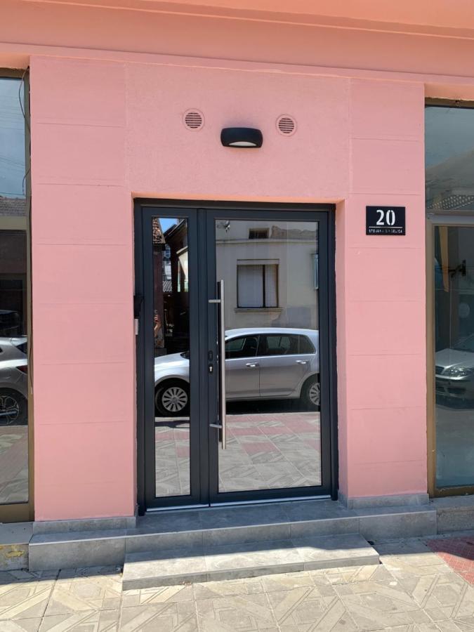 Pink House Apartments Jagodina Kültér fotó